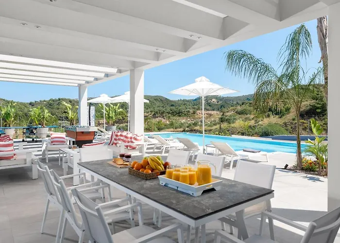 Korali Villa Pastida